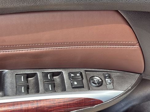 Used 2017 Acura TLX FWD image 12