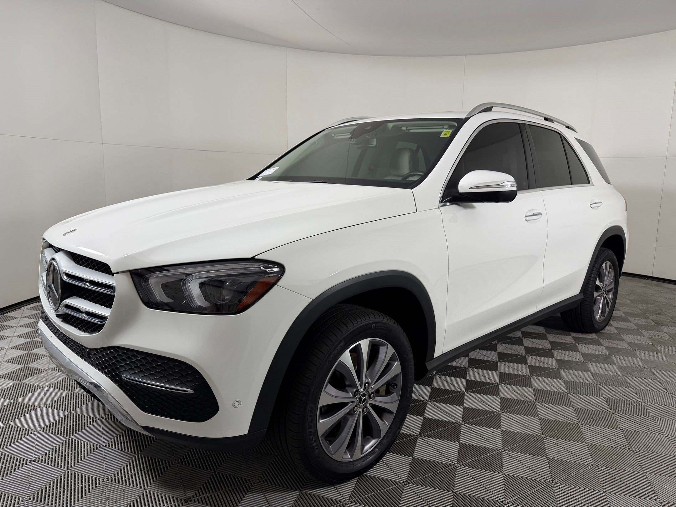 Used 2022 Mercedes-Benz GLE 350 4MATIC w/ Premium Package image 52