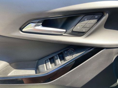 Used 2025 Chevrolet Equinox RS w/ Safety and Technology Package FWD image 16