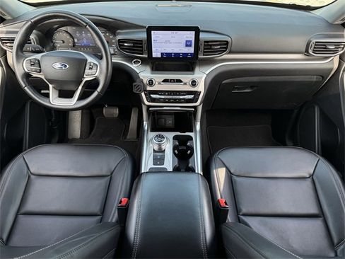 Used 2021 Ford Explorer XLT w/ Equipment Group 202A image 10