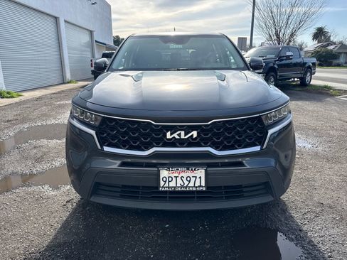 Used 2023 Kia Sorento LX image 8
