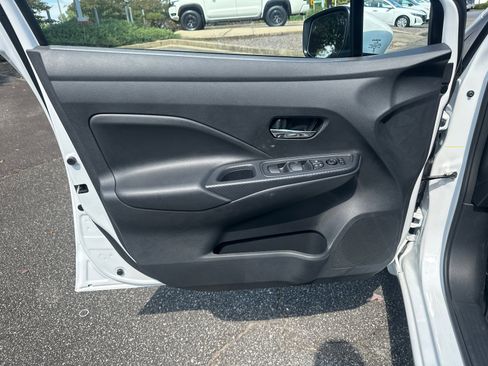 New 2025 Nissan Versa SV w/ Trunk Package image 10