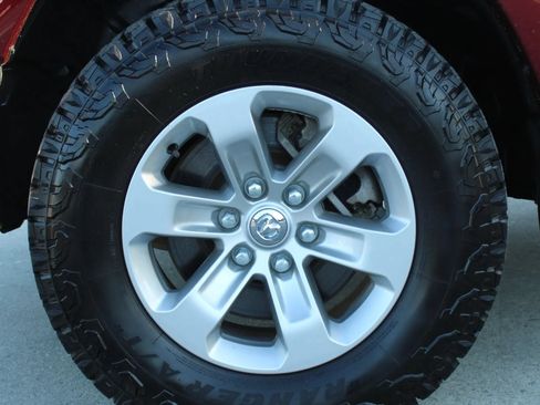 Used 2019 RAM 1500 Laramie AWD/4WD image 9