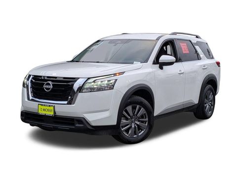 Certified 2025 Nissan Pathfinder SV FWD image 1