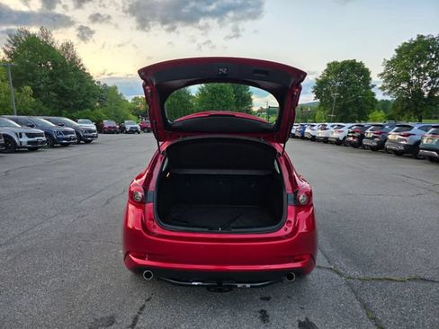 Used 2018 MAZDA MAZDA3 Grand Touring w/ Premium Equipment Package FWD image 10