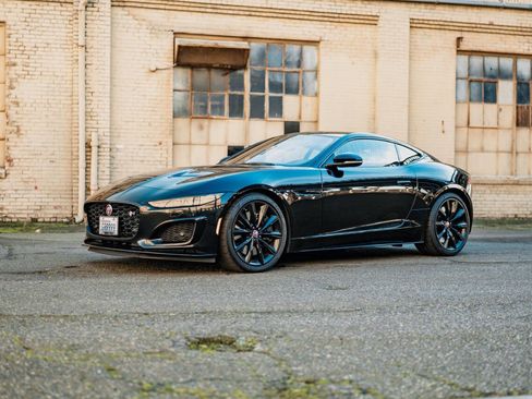 Used 2021 Jaguar F-TYPE R image 3