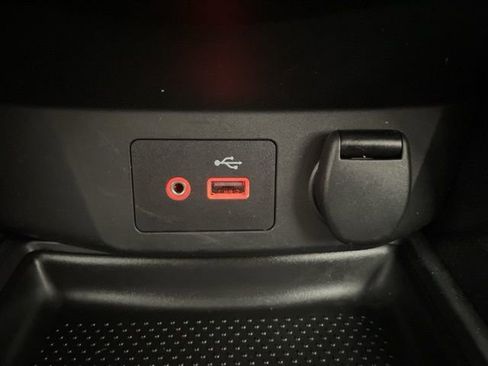 Used 2020 Nissan Rogue S image 16