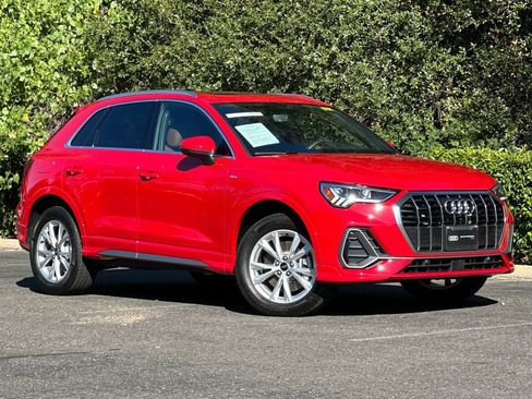 Certified 2025 Audi Q3 2.0T Premium Plus w/ Premium Plus Package AWD/4WD image 2