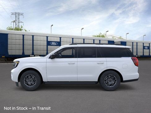 New 2026 Ford Expedition Active image 3