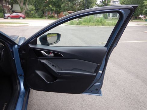 Used 2014 MAZDA MAZDA3 i Touring FWD image 18