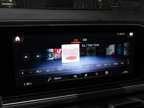 Used 2020 Mercedes-Benz GLE 350 w/ Parking Assist Package image 27