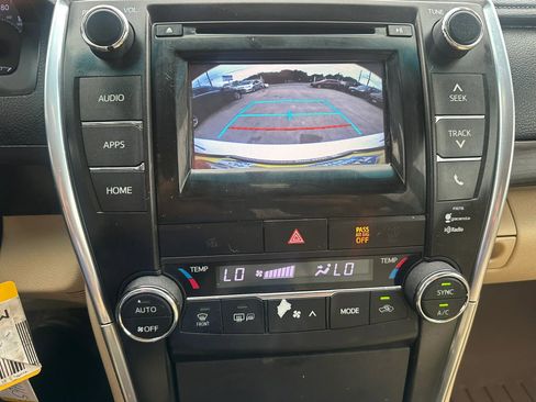 Used 2015 Toyota Camry XLE FWD image 12