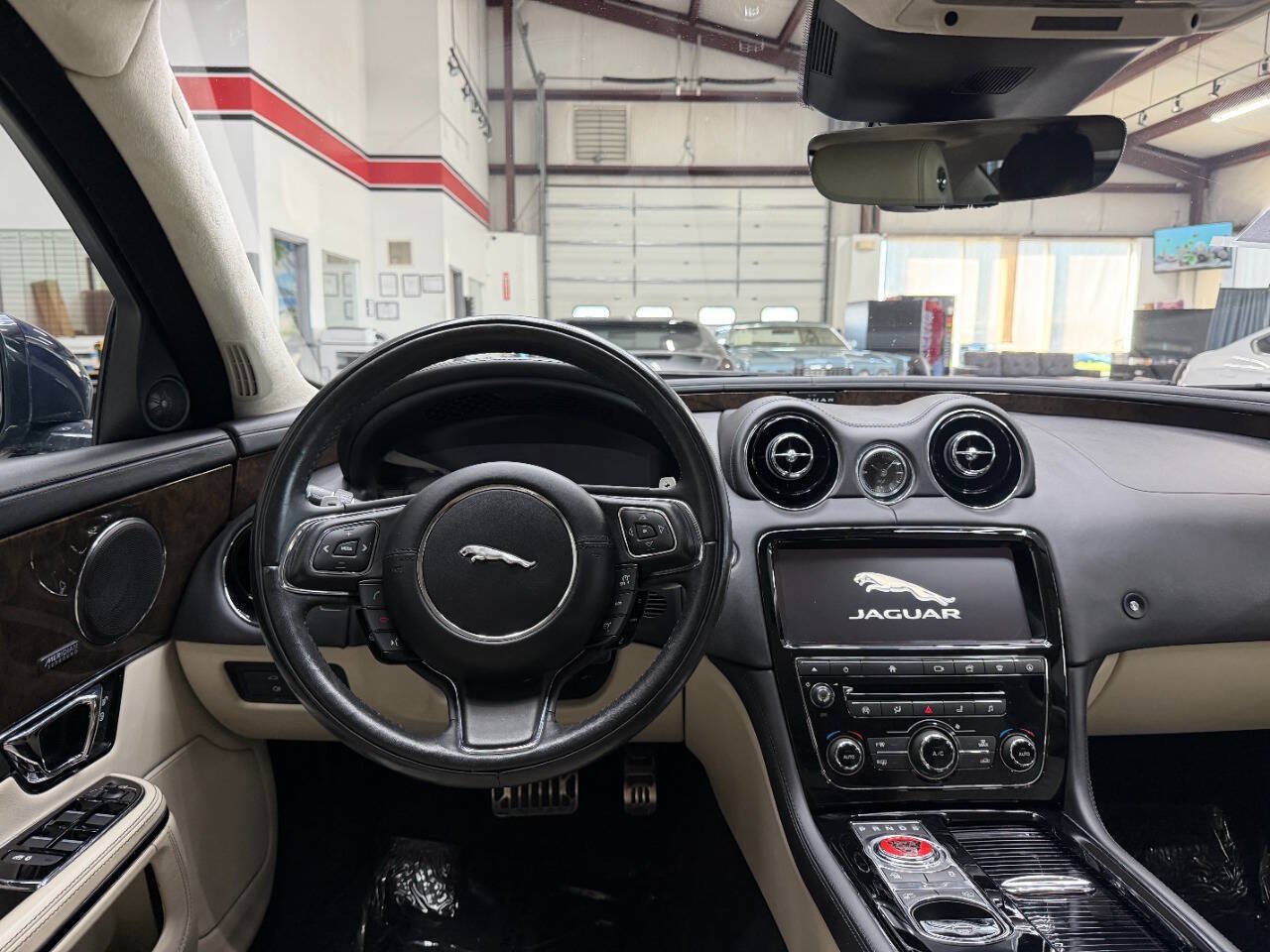 Used 2019 Jaguar XJ L Portfolio AWD/4WD image 21