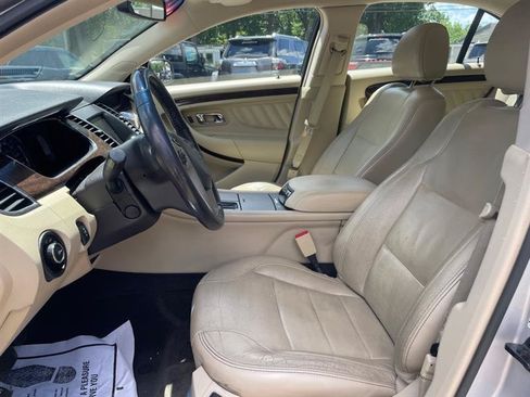 Used 2014 Ford Taurus Limited FWD image 10