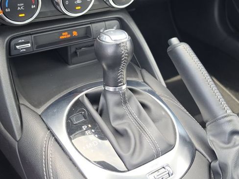 Certified 2025 MAZDA MX-5 Miata RF Grand Touring RWD image 25
