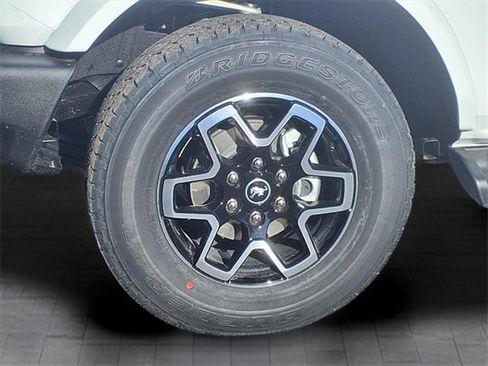 New 2025 Ford Bronco Outer Banks image 9