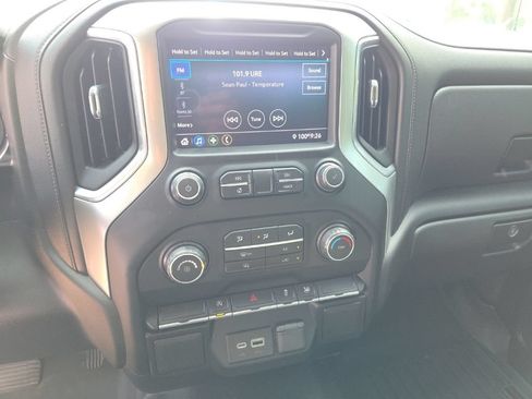 Used 2020 Chevrolet Silverado 1500 LT AWD/4WD image 11