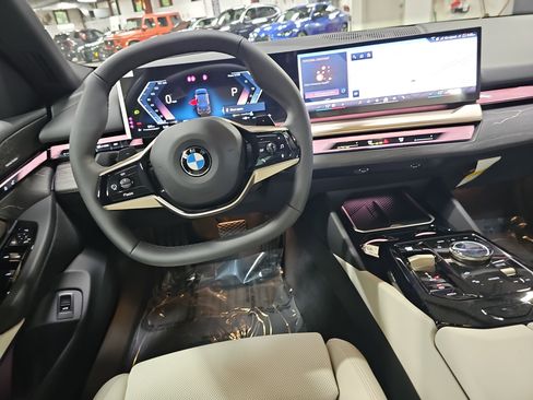 New 2027 BMW 530i xDrive AWD/4WD image 16