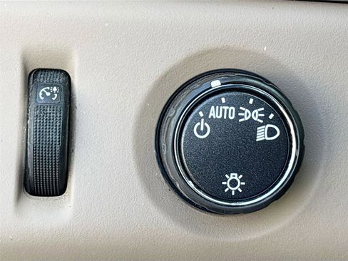 Used 2016 Chevrolet Suburban LS image 10