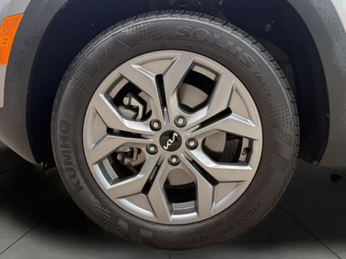 Used 2024 Kia Seltos S AWD/4WD image 7