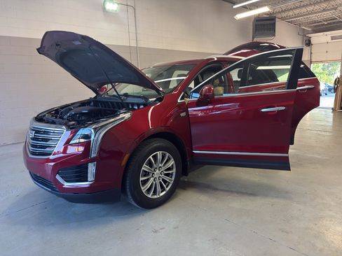 Used 2018 Cadillac XT5 Luxury w/ Driver Awareness Package FWD image 11