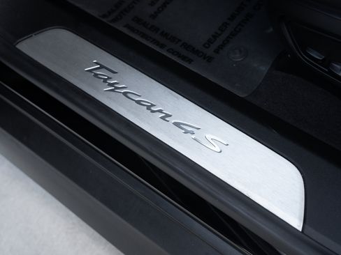 Used 2021 Porsche Taycan 4S image 22