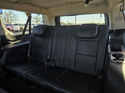 Used 2016 GMC Yukon XL SLT w/ Open Road Package image 28