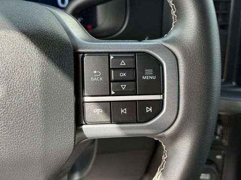 Used 2025 Ford F250 Lariat AWD/4WD image 33