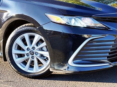 Used 2024 Toyota Camry LE image 4