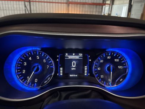 Used 2023 Chrysler Voyager LX image 25