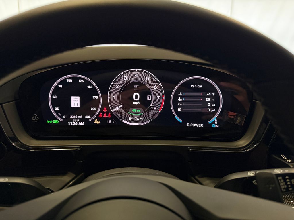 Certified 2025 Porsche Cayenne Turbo AWD/4WD image 21