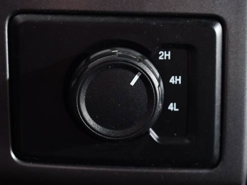 Used 2019 Ford F150 XLT w/ Equipment Group 302A Luxury AWD/4WD image 30