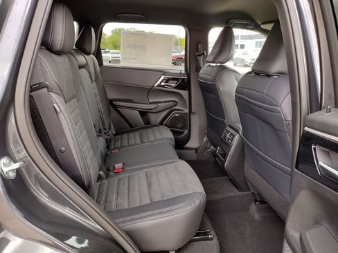 New 2026 Mitsubishi Outlander LE AWD/4WD image 10