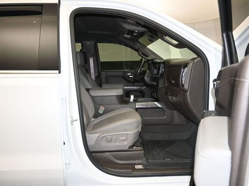 Used 2021 Chevrolet Silverado 1500 LTZ w/ LTZ Convenience Package II AWD/4WD image 28