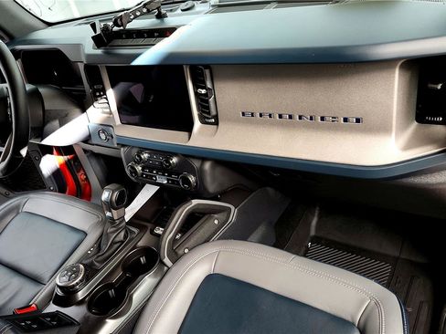 Used 2024 Ford Bronco Outer Banks w/ Sasquatch Package image 16