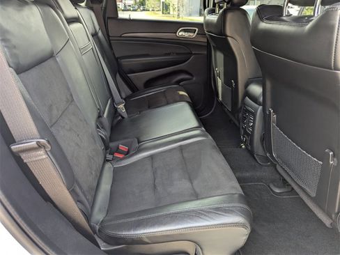 Used 2022 Jeep Grand Cherokee Laredo X image 17