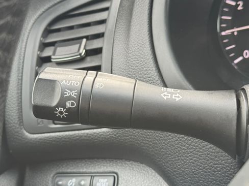 Used 2015 Nissan Altima 2.5 SV w/ Convenience Package image 20