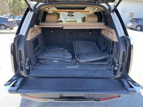 Used 2023 Land Rover Range Rover SE image 11