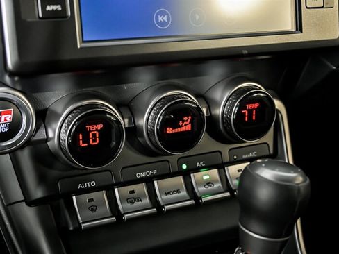 Used 2025 Toyota GR86 Premium w/ ALL Weather Mat Package (TMS) RWD image 28
