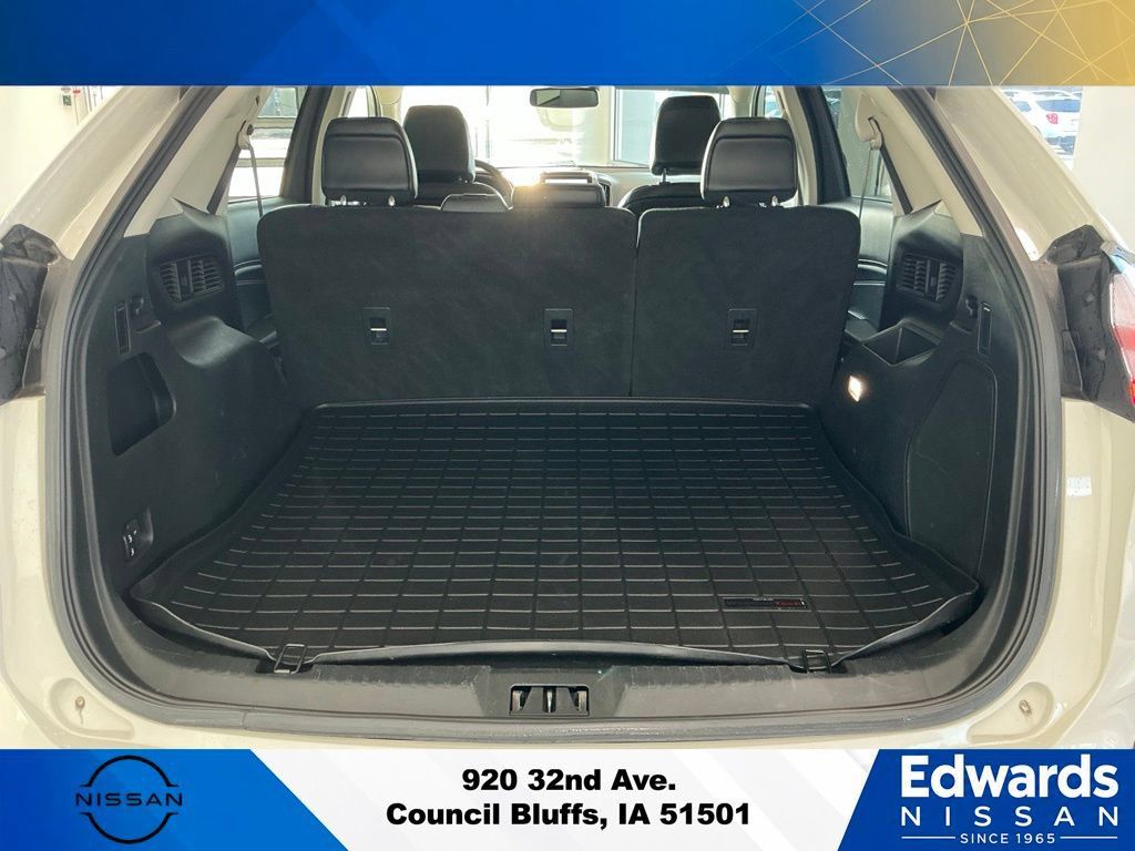 Used 2021 Ford Edge Titanium AWD/4WD image 9