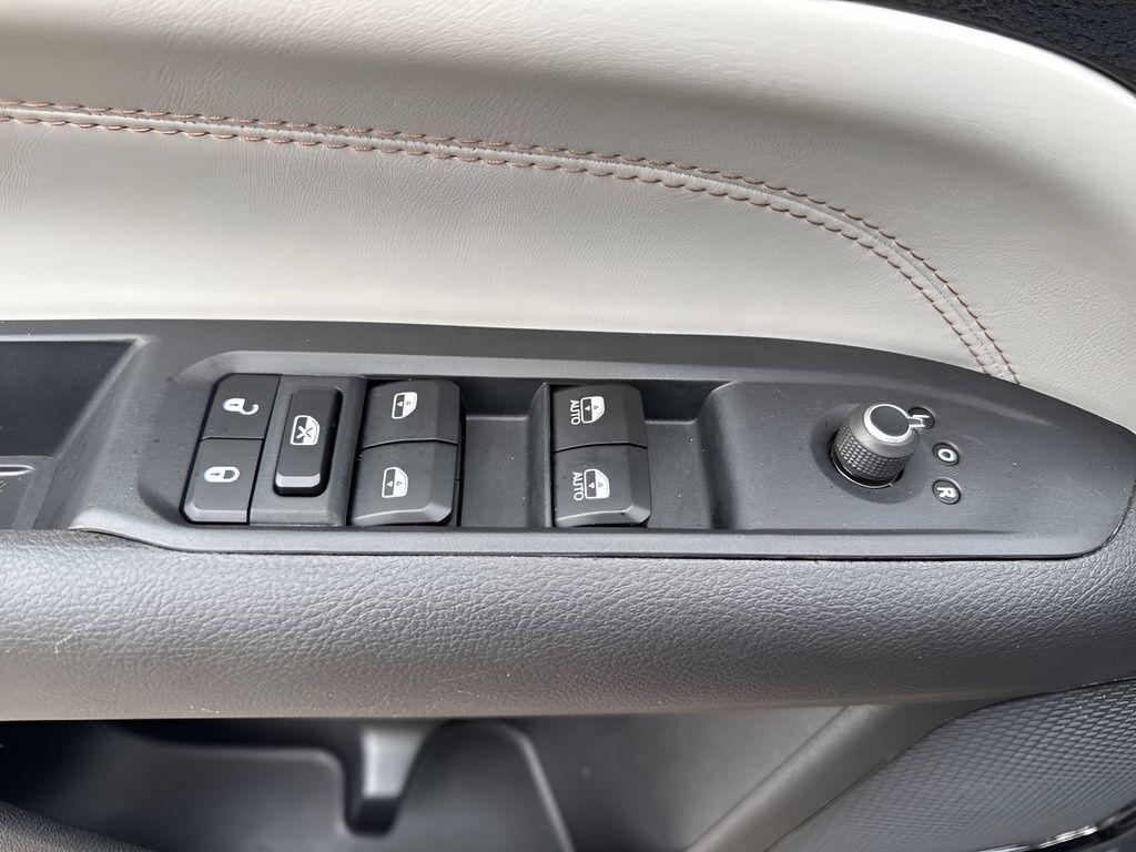 Used 2025 Jeep Compass Limited AWD/4WD image 25
