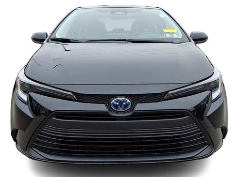 Used 2025 Toyota Corolla LE image 8