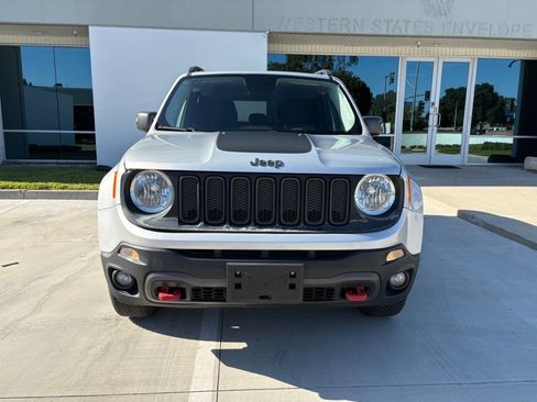 Used 2017 Jeep Renegade Trailhawk AWD/4WD image 2