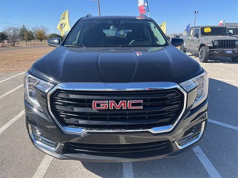 Used 2023 GMC Terrain SLE w/ Driver Convenience Package image 8