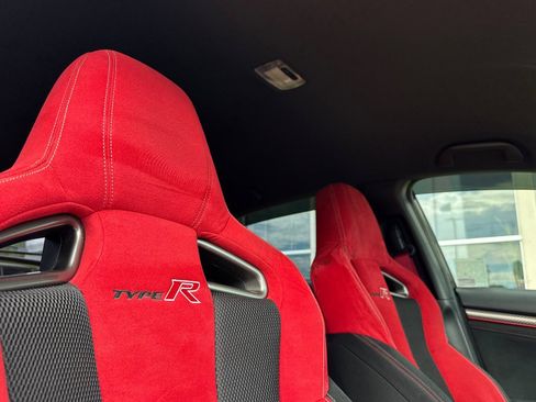 Certified 2018 Honda Civic Type R image 17