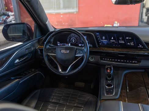 Used 2022 Cadillac Escalade Sport Platinum w/ LPO, ONYX Package AWD/4WD image 32