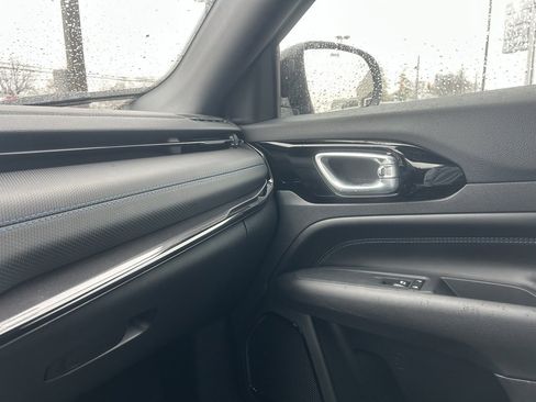 New 2026 Jeep Compass Limited image 24