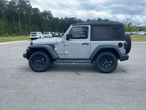 Used 2021 Jeep Wrangler Sport AWD/4WD image 4