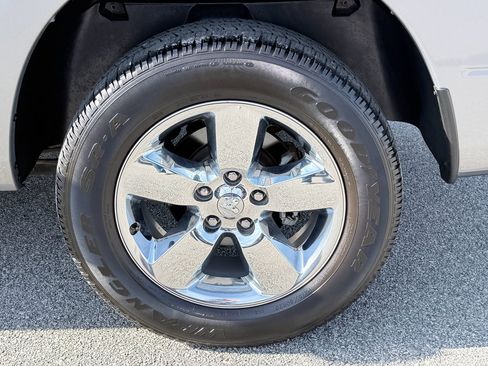 Used 2019 RAM 1500 Express RWD image 28
