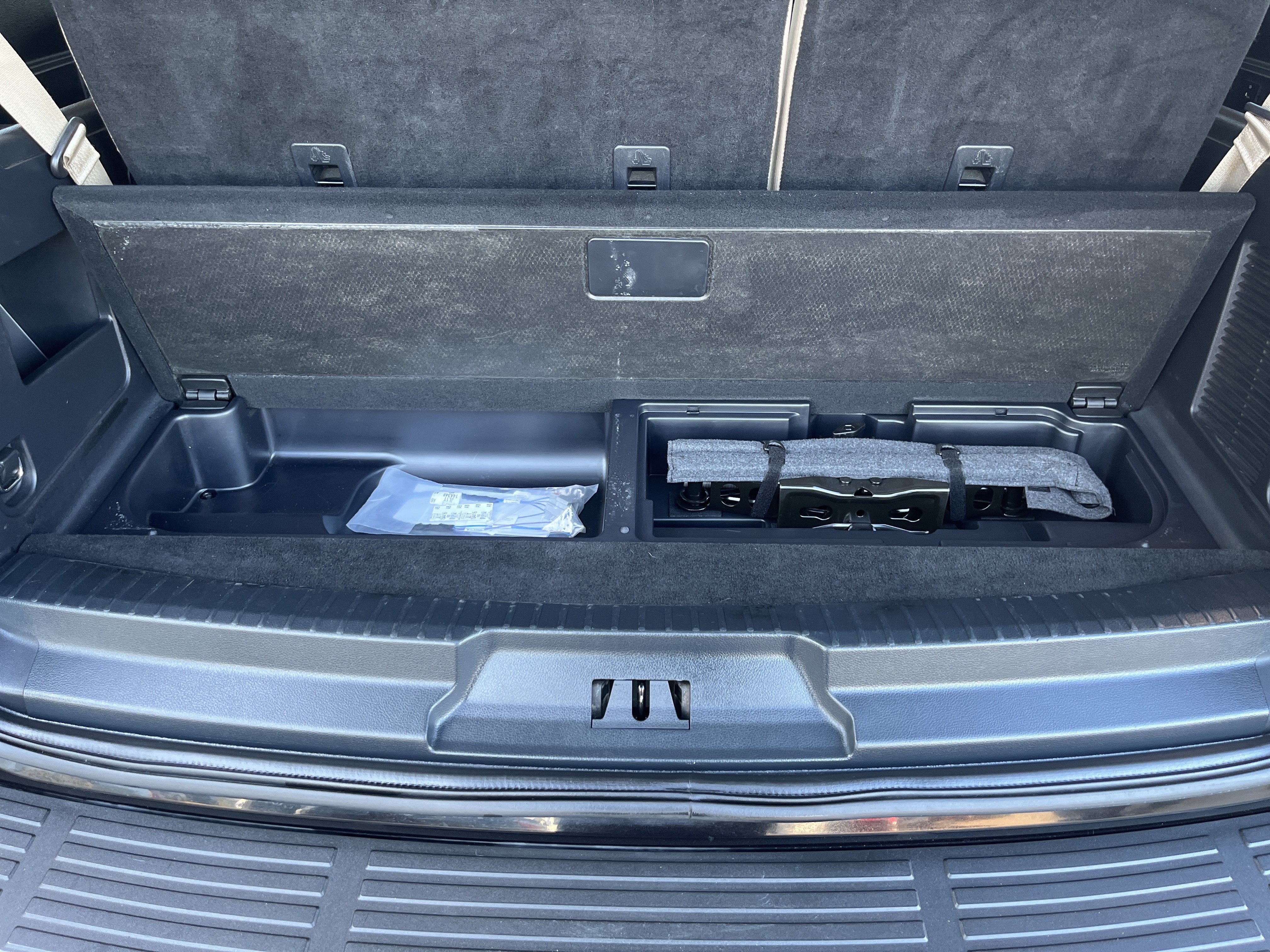 Used 2024 Ford Expedition Limited AWD/4WD image 17